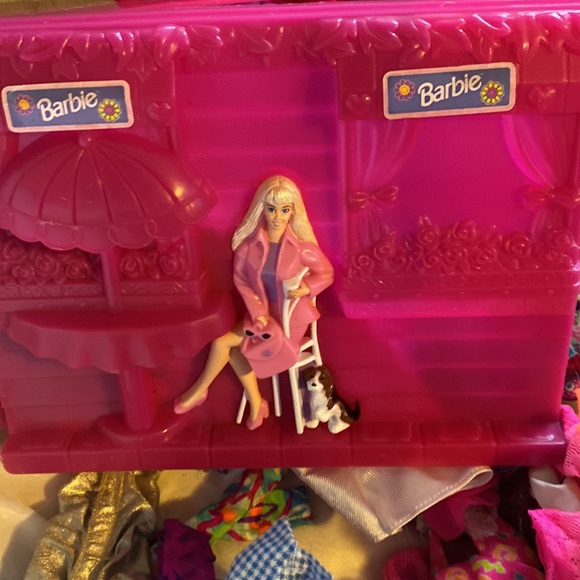 Vintage Barbie Clothing and Two Vintage Cases - Picture 3 of 12